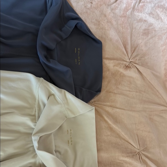 Aritzia leggings set of 3 size 4 - Picture 4 of 5